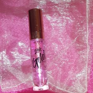 Pink sparkling lipgloss